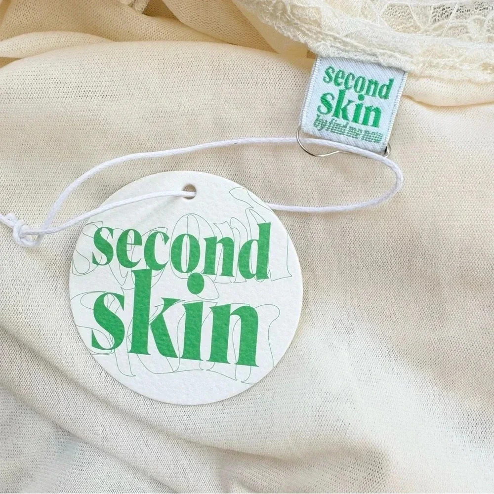 NWT Find Me Now Second Skin Moonlight Mesh Lace Backless Tee Crop Cream - Picture 8 of 14